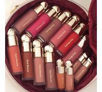 Rare Beauty Soft Pinch Liquid Blush, fini soyeux et lisse, longue tenue, effet repulpant, pour un maquillage esponneux et éclatant.