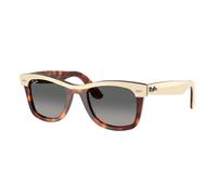 Ray - Ban Unisex Ray - Ban RB2240 WAYFARER 144371 Lunettes de soleil Acétate Marron Gris Carré Normale Ombré