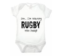 Reality Glitch Body humoristique pour nouveau-né avec inscription « Shh.. I'm Watching Rugby with Daddy »