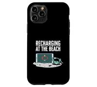 Recharging At The Beach Low Battery Crab Phone Coque pour iPhone 11 Pro