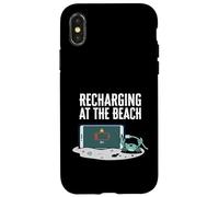Recharging At The Beach Low Battery Crab Phone Coque pour iPhone X/XS