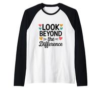 Regarde au-delà de la différence. Manche Raglan