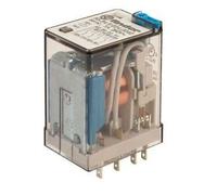 Finder Relais embrochable 553490240040 – 4RT 7 A 24 VDC avec bouton test/indicateur mécanique