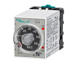 Relais temporisé multifonction ST3P avec prise d'alimentation secteur(220VAC,A-F 2min. - 12hours)