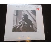 Rester vivant Edition limitée Johnny Hallyday (Interprète) https://www.fnac.com/a7714392/Johnny-Hallyday-Rester-vivant-Edition-limitee-Vinyle-album?oref=ac397e7c-3da3-b962-498c-ffcb61e63ea6
