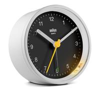 Réveil analogique classique Braun avec fonction snooze et lumière, mouvement à quartz silencieux, bip de l’alarme en crescendo, en blanc et noir, modèle BC12WB.