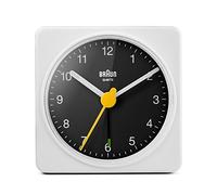 Réveil analogique de voyage classique Braun, taille compacte, mouvement à quartz silencieux, bip de l’alarme en crescendo, en blanc et noir, modèle BC02WB.