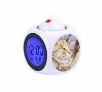 Réveil numérique à projection pour enfants - Température - Thermomètre de bureau - Affichage de l'heure et de la date - Horloge de table - Chat tigré orange sur housse de lit en tissu blanc
