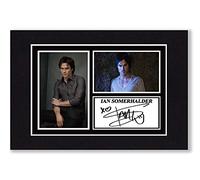 RJR PRINTS Monté A4 signé Ian Somerhalder - Vampire Diaries Damon Salvatore Montage Photo - avec autographe pré-imprimé - Prêt à être encadré - Illustration, décoration Murale, Souvenirs de la Coupe