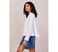 Ro & Zo Ro & Zo White Hi-Lo Hem T-Shirt