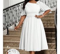 Robe blanche élégante à manches courtes avec décoration florale 3D, taille froncée et dos nu, pour femmes grandes tailles. Robe de cérémonie de remise des diplômes, robe de printemps décontractée pour