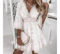 Robe bohème blanche à col en V avec détails creux, pompons à franges et broderie - Style vacances d'été, plage, mélange de polyester et d'élasthanne (taille S)