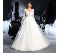 Robe de mariée en dentelle élégante à encolure en V, corsage ajusté décoré d'appliqués floraux délicats, jupe évasée en voile fluide - une robe romantique et gracieuse, parfaite pour les cérémonies d'