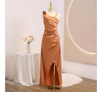 Robe élégante et luxueuse en satin marron à bretelles spaghetti ajustée pour filles, convient pour les soirées, les banquets, Noël, les mariages, les demoiselles d'honneur, les bals de promo, les vaca