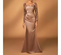 Robe longue sirène élégante et luxueuse en satin avec patchwork de dentelle fleurie pailletée et manches longues transparentes. Convient pour le mariage, la fête, les vacances, le bal de promo, la rob