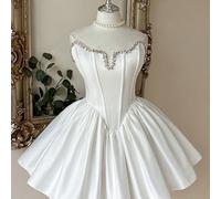 Robe mini trapèze en satin blanc avec perles de cristal, illusion, corsage à baleines, encolure cœur, volants, pour retour à la maison, bal de promo, cocktail, anniversaire, fête, cadeau, robe de soir