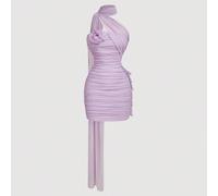 Robe plissée enveloppante violette avec des accents floraux en 3D et une cravate de cou drapée - parfaite pour les vacances sur l'île, les fêtes, les sorties, les célébrations d'anniversaire, les thés