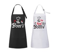ROSEMO 2pcs The Real Boss Tabliers Cuisine Couple Etanche 80cm Tablier Homme Femme Réglable Blanc et Noir avec 2 Poches pour Amoureux Cadeau Mariage Saint-Valentin