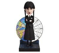 Royal Bobbles Wednesday Addams with Nevermore Academy Vitrail - 17 cm de haut - Statue de collection Bobblehead