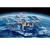 (RV05651) - Revell Gift Set 1:144 - 25th Anniv. ISS Platinum Edition