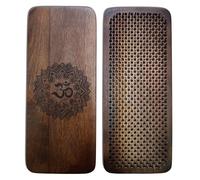 Sadhu Board Planche à ongles en bois de manguier foncé, 100 % fait main, 3 tailles : 10 mm, 12 mm et 15 mm, pratique du yoga, soulage les tensions (Om marron foncé, 10 mm)