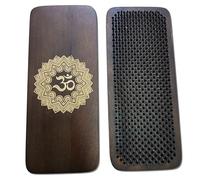 Sadhu Planche à ongles en bois de manguier foncé avec reflets dorés, 100 % fait main, 3 tailles : 10 mm, 12 mm et 15 mm, pratique du yoga, soulage les tensions (crème Om, 10 mm)