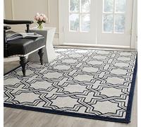 SAFAVIEH Tapis géométrique pour Salon, Salle à manger, Chambre à coucher - Amherst Collection, Tapis à poil court, Ivoire et Marine, 122 X 183 cm