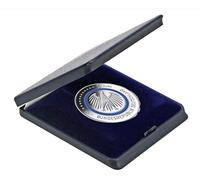 SAFE 7958 Étui Rigide pour pièces | pour pièces jusqu'à 23 mm Ø | Bleu foncé | Intérieur Velours et Coussin en Soie | Dimensions extérieures 65 x 70 x 12 mm