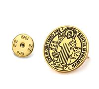 Saint Benoît Médaille Broche Épinglette Medalla De San Benito Boutons Badges Catholique Rosaire Exorcisme Christian Protection Bijoux Cadeaux pour Femmes Hommes (Or)