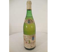 saint-pourçain union vignerons de saint-pourçain blanc 1978 - loire - limagne france: une bouteille de vin.