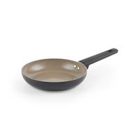Salter BW12870EU7 Poêle à Frire en Céramique De 20cm - Antiadhésif Corps En Aluminium Recyclé, Sans PFOA Et PFAS, Convient à L'induction, Facile Nettoyer, Poignée Soft Touch, poêle omelette/œuf
