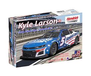 Salvinos JR Modèle 1/24 NASCAR 2022 Camaro ZL1 Hendrik Motorsport Kyle Larson Patriot Modèle en plastique coloré SJMHMC2022KLC