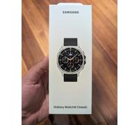 Samsung Galaxy Watch8 Classic Smartwatch, 46 mm, Bluetooth (version CAD) - Assistant IA (Gémeaux), coaching du sommeil, suivi de la forme physique (noir)