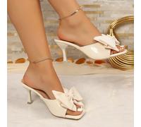 Sandales à talons aiguilles en cristal 2026, style doux et sexy, tissu patchwork beige brillant, grand nœud, bout carré, bout ouvert, teint flatteur, jeune, convient pour les rendez-vous, le thé de l'