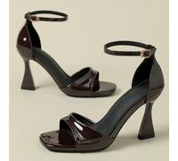 Sandales à talons aiguilles ultra-hauts de 9 cm pour femmes, avec bride à boucle, bout ouvert, finition vernie brillante, style mode d'été pour boîte de nuit, look élégant et sexy de défilé, bride arr