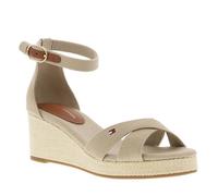 Sandales beiges à talon compensé et à boucle à ardillon à la cheville 39