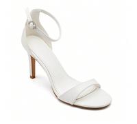 Sandales et Talons Aiguilles et Brides Croisées Élégantes L'Élégance à l'État Pur pour Vos SoiréesAdoptez toutes vos sandales élancées et talon haut, vanité pour celles qui recherchent le parfait équi