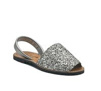 Sandales plates pour femmes Élégantes et confortables : ces chaussures sont conçues pour offrir à la fois style et confort. Avec une texture brillante qui attire l'attention, ils sont parfaits pour le