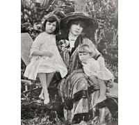 Sarah Bernhardt avec ses arrière-petits-enfants les enfants de la fille de Mme Gross Maurice Bernhardt. Sarah Bernhardt née Henriette-Rosine Bernard 1844 - 1923. Actrice de scène française. De La