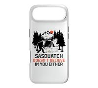 Sasquatch Camping Funny Sasquatch Doesn't Believe in You Coque pour iPhone Air