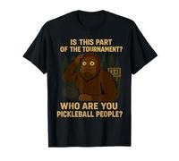 Sasquatch confus tenant une pagaie dans une scène de forêt T-Shirt