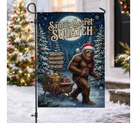 Sasquatch Drapeau de jardin avec citation de Père Noël traîneau 30,5 x 45,7 | Scène de forêt fantaisie, drapeau de pelouse, décoration de cour saisonnière, cadeau pour amateur de Sasquatch