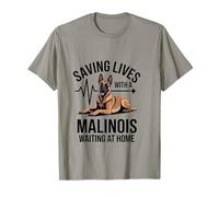 Sauver des Vies avec Un Malinois Qui Attend à la Maison T-Shirt