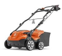 Scarificateur et démousseur électrique Husqvarna S138C - 1,6 KW, Largeur de Travail 37,5 cm, Lames 2 en 1, Profondeur réglable et poignée Rabattable