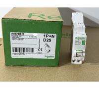Schneider Electric Disjoncteur modulaire Resi9 XE R9EFD625 1P+N 25A Courbe D Embrochable