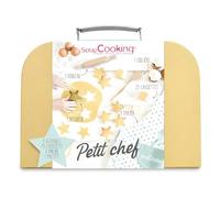 SCRAP COOKING 1138 Mallette Petit Chef avec Rouleau à Pâtisserie et Cuillère en Bois, Boîtes, Coupe-étoile, Tablier en Coton, Mallette pour Petits Enfants