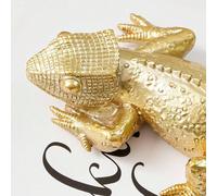 Sculpture murale de cigale dorée avec roseaux séchés et figurine de gecko pleine de cœur - Décoration d'insecte et de reptile métallique pour des espaces inspirés de la nature, art animalier artisanal