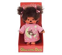 Sekiguchi 223732 - Fille Monchhichi Originale, en Peluche Marron, avec Chemise de Nuit Rose, éléments phosphorescents et nattes avec nœuds, Hauteur 20 cm Environ.
