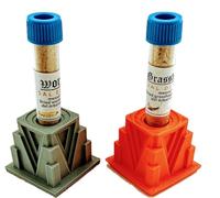 Sel mexicain de vers séchés et sauterelles pour Mez-kal ou Tek-ila 2 x 8 g en ampoules et porte-pyramides (PLA, 4 x 4 x 3,6 cm).