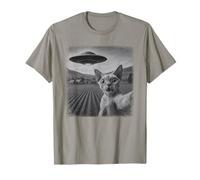 Selfie de Chat Devon Rex en détresse par Un OVNI avec Une T-Shirt